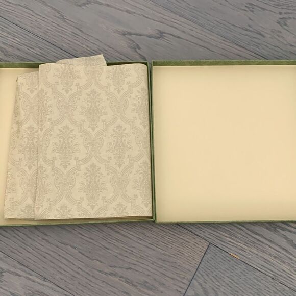Gucci Empty 10” Square Embossed Green Thin Gift Box Authentic Replacement 10”x10 - Picture 4 of 7